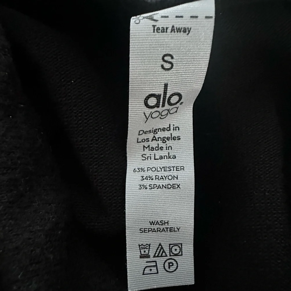 ALO Yoga Black Sleeveless Fuzzy Soft Crop Top S